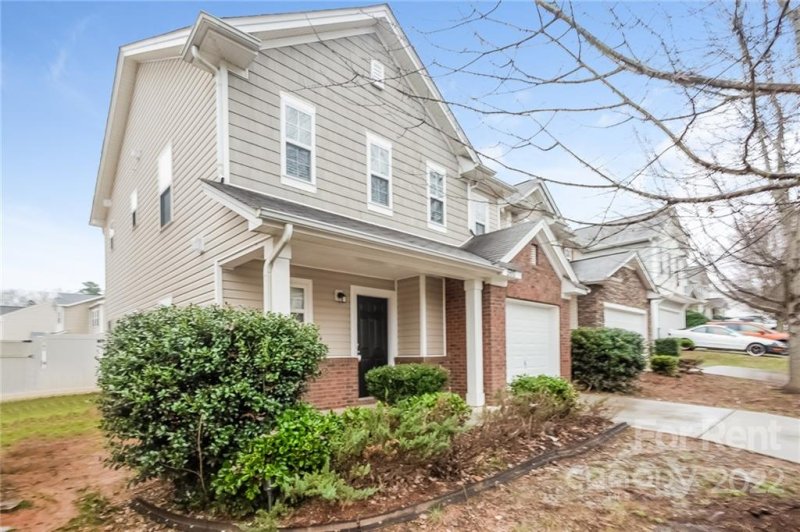 Property image 5 at 5911 Raisin Tree Lane, Charlotte, NC 28215