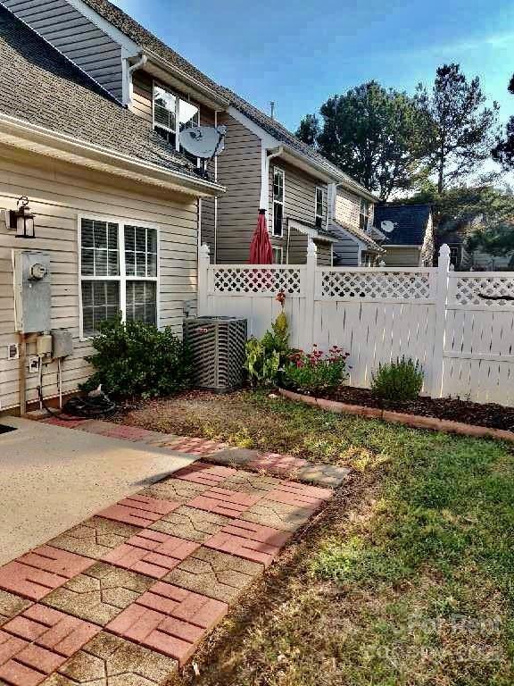 Property image 4 at 8665 Robinson Forest Drive, Charlotte, NC 28277