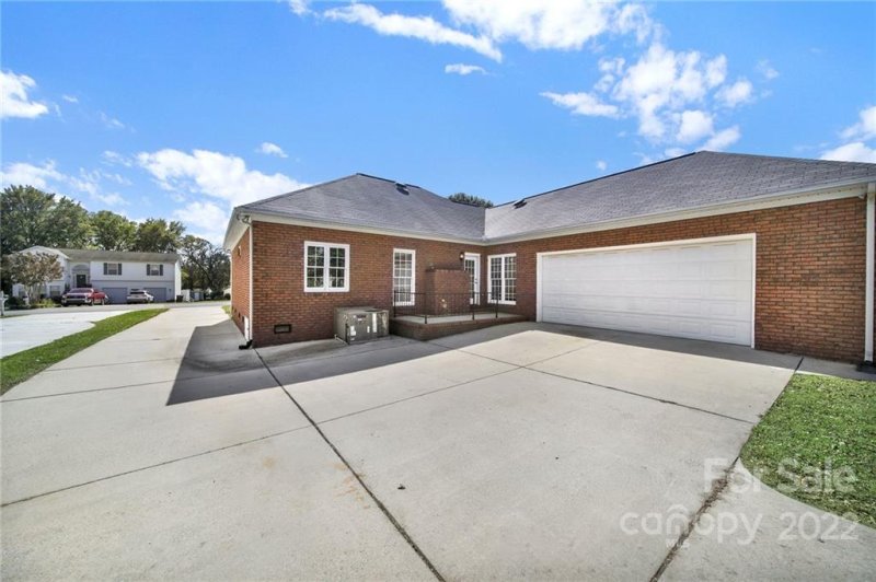 Property image 4 at 3644 Farm Lake Drive, Concord, NC 28027