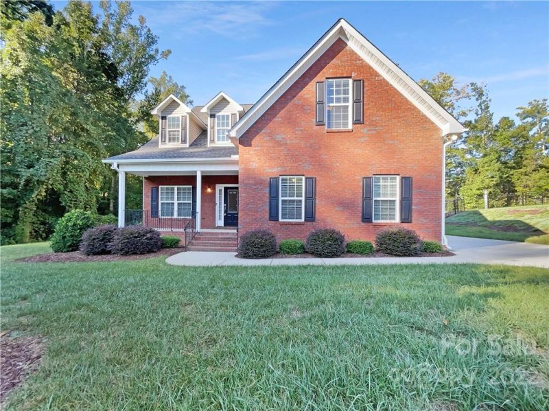 645 Grand Oak Drive