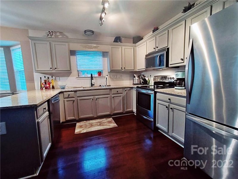 Property image 5 at 6235 Planters Wood Lane, Charlotte, NC 28262