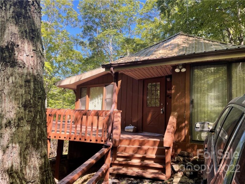 Property image 3 at 8 Bear Wallow Drive, Spruce Pine, NC 28777