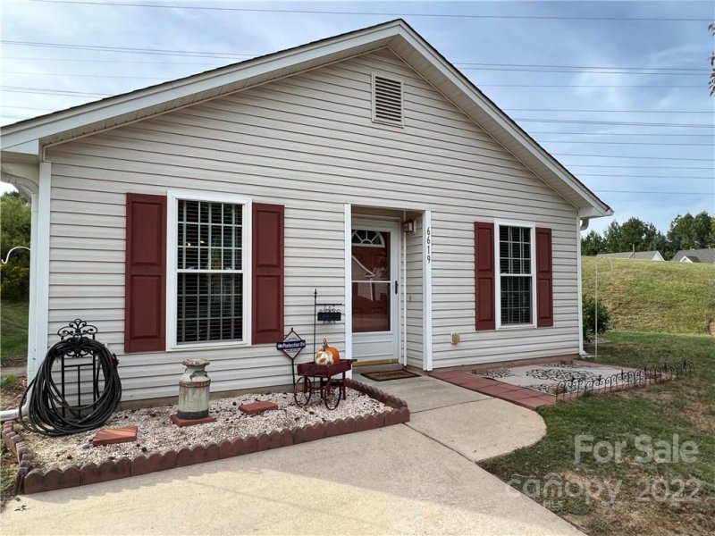 Property image 2 at 6619 Hampton Way Drive, Charlotte, NC 28213