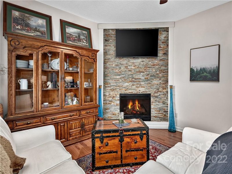 Property image 3 at 22 Rotunda Circle, Asheville, NC 28806