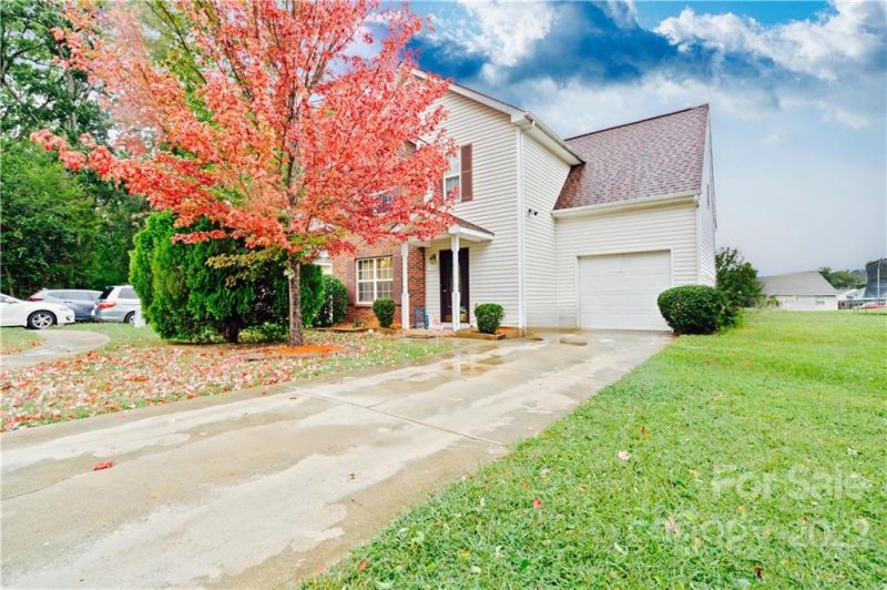 Property image 2 at 1515 Verese Court, Charlotte, NC 28216