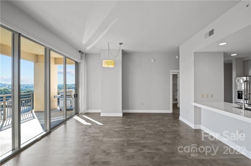 Property image 3 at 701 Royal Court, Charlotte, NC 28202