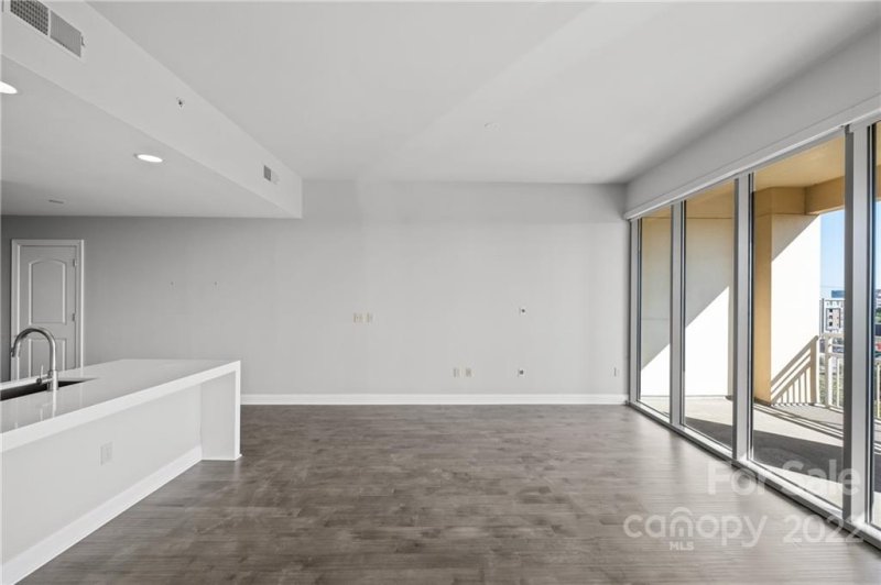 Property image 5 at 701 Royal Court, Charlotte, NC 28202