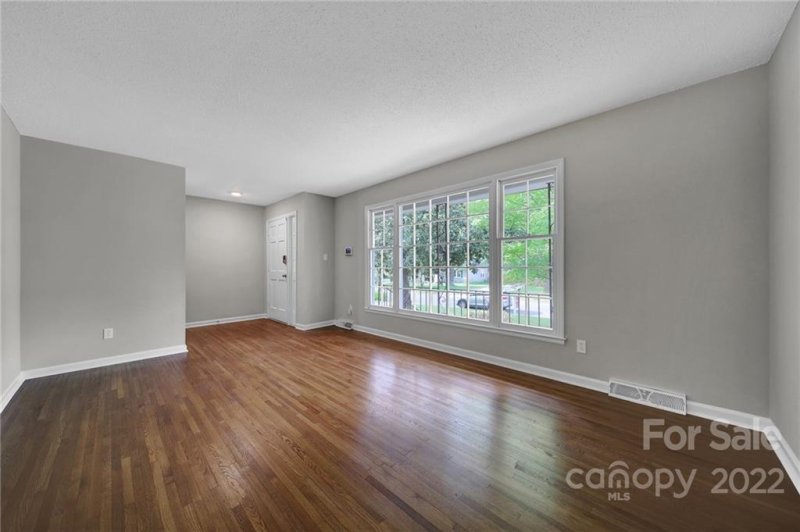 Property image 3 at 2122 Knickerbocker Drive, Charlotte, NC 28212