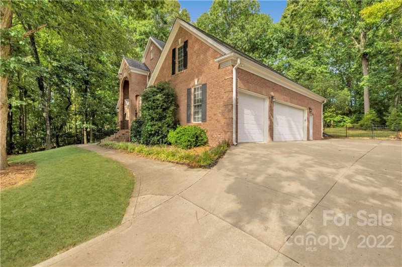 Property image 3 at 8037 Westbay Drive, Denver, NC 28037