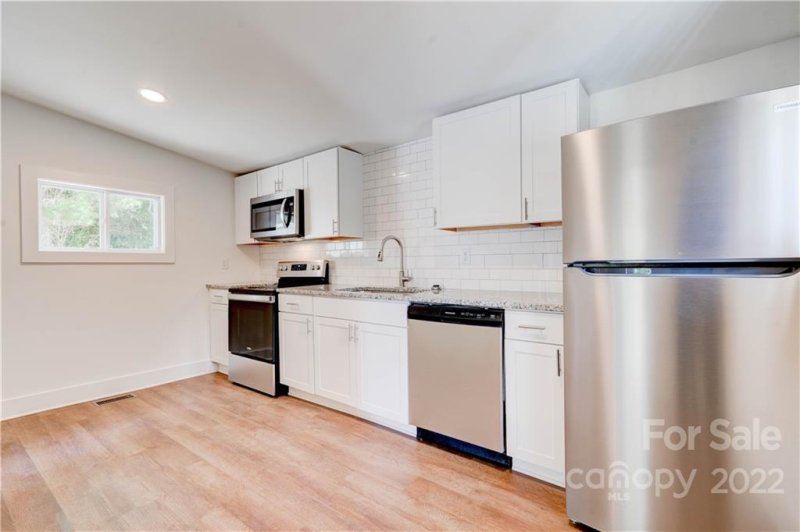 Property image 4 at 2646 Meadow Street, Gastonia, NC 28056