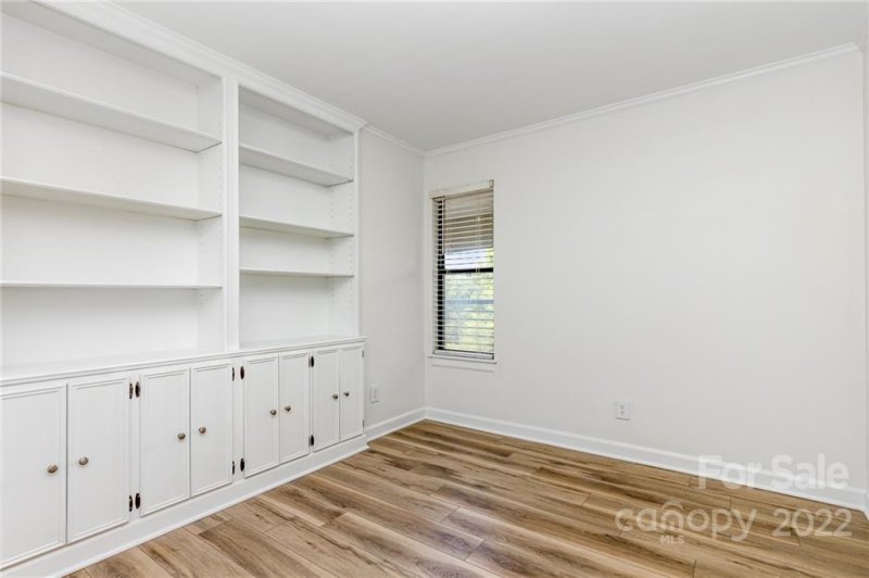 Property image 3 at 224 N Poplar Street, Charlotte, NC 28202