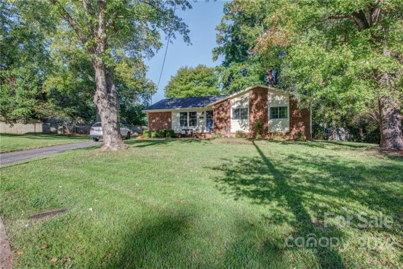 Property image 2 at 2120 Clearview Court, Gastonia, NC 28054