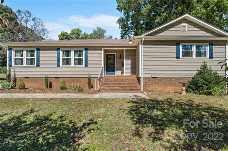 Property image 2 at 1012 Mclaughlin Drive, Charlotte, NC 28212