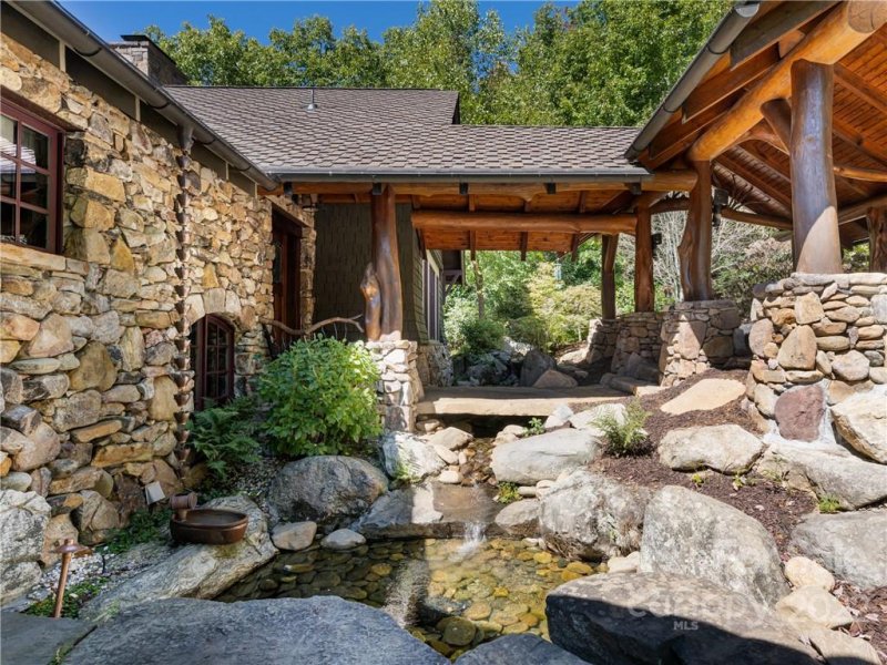 Property image 3 at 168 Pinkerton Corner, Fairview, NC 28730