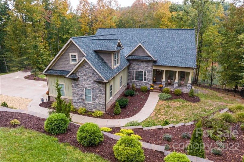 120 Northstone Drive