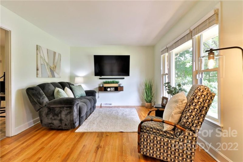 Property image 5 at 5321 Evanshire Drive, Charlotte, NC 28216