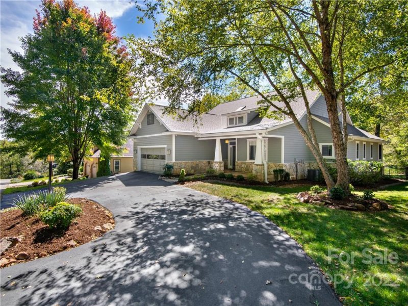 Property image 2 at 6 Elkhorn Court, Mills River, NC 28759