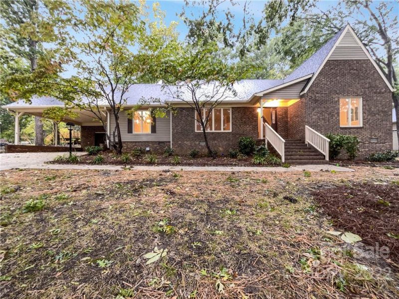 2790 Old South Court