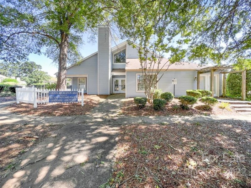 Property image 3 at 5616 Ebley Lane, Charlotte, NC 28227