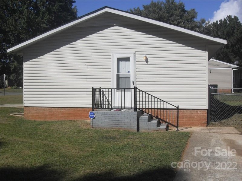 Property image 5 at 1200 Milan Road, Charlotte, NC 28216