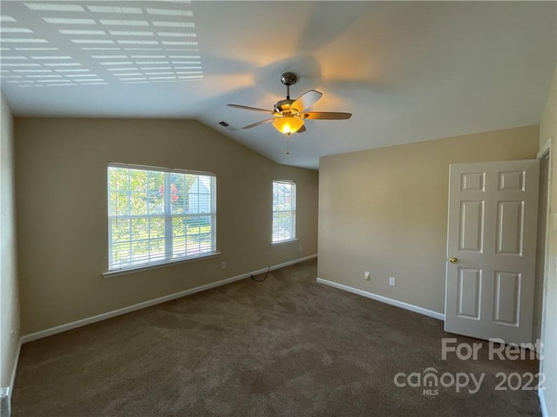 Property image 5 at 5510 Henderson Oaks Drive, Charlotte, NC 28269