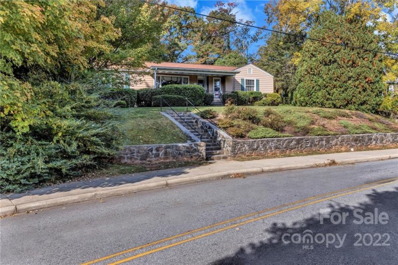 Property image 2 at 52 Lakeshore Drive, Asheville, NC 28804