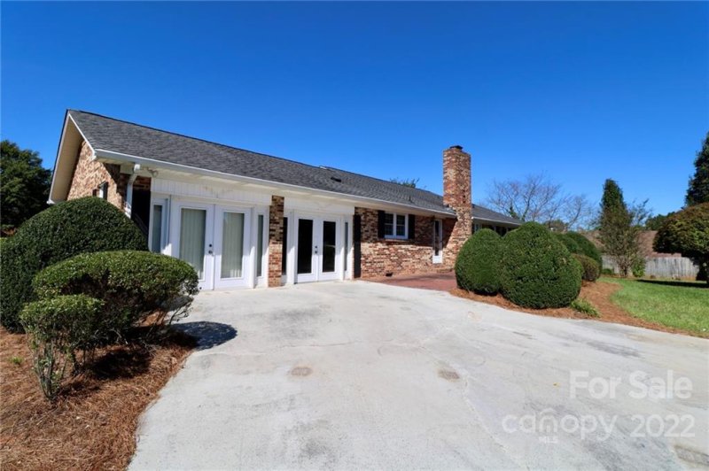 Property image 2 at 1712 Alpine Lane, Gastonia, NC 28054