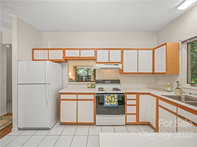 Property image 5 at 305 Piney Mountain Drive, Asheville, NC 28805