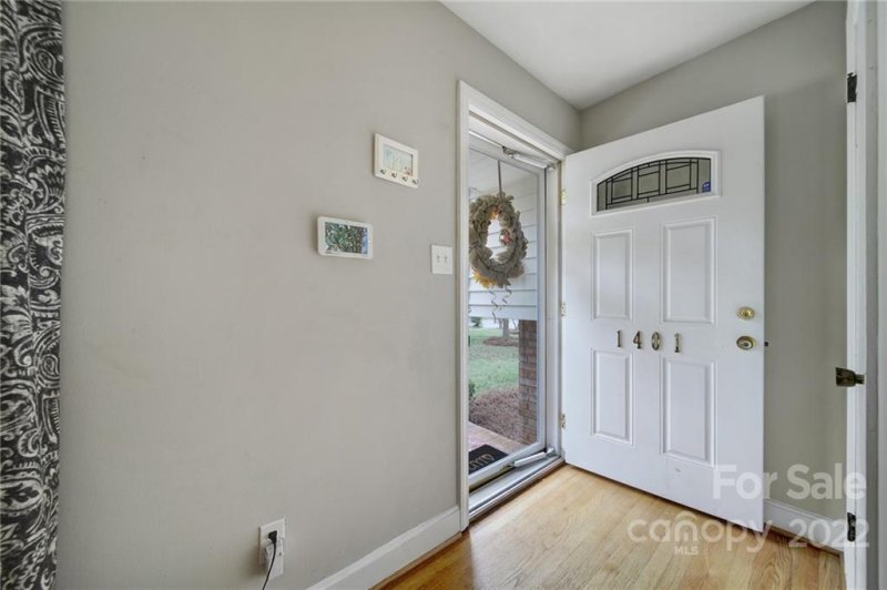 Property image 2 at 1401 Tarrington Avenue, Charlotte, NC 28205