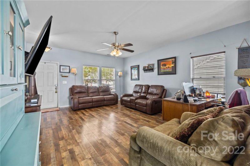 Property image 4 at 1135 Blue Topaz Drive, Dallas, NC 28034