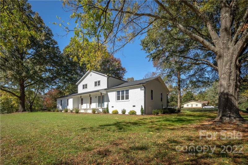 Property image 3 at 2999 Woodwind Drive, Valdese, NC 28690