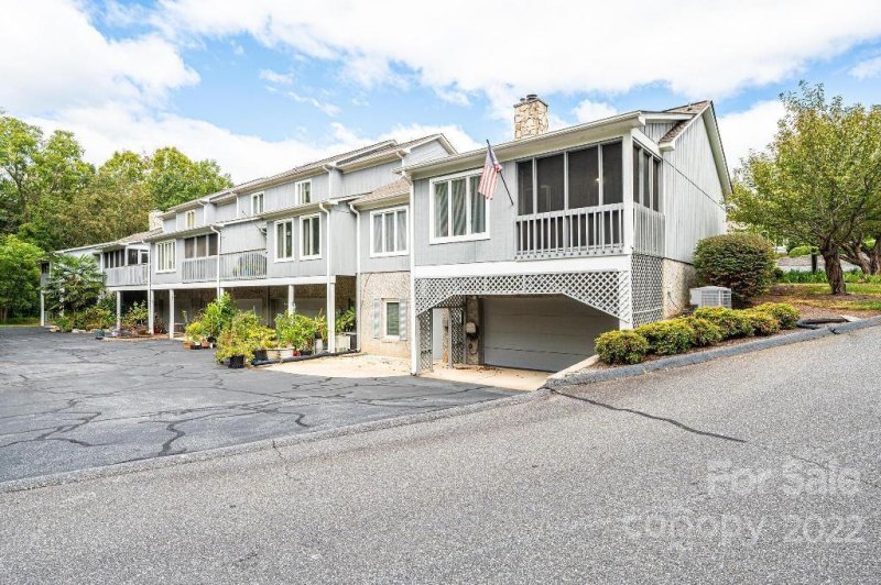 Property image 5 at 1003 21st Avenue, Hickory, NC 28601