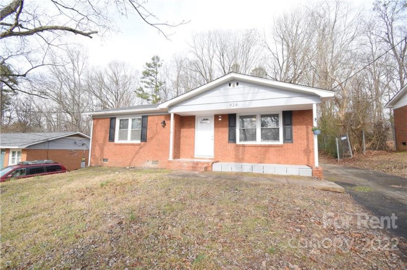 Property image 3 at 924 Edgegreen Drive, Charlotte, NC 28217
