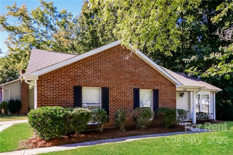 Property image 2 at 6029 Misty Way Lane, Charlotte, NC 28212