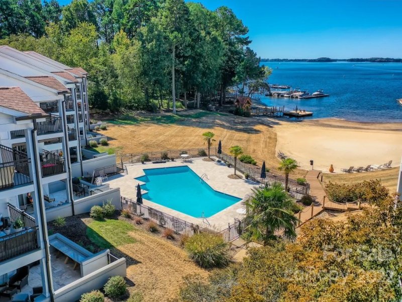 Property image 4 at 17810 Half Moon Lane, Cornelius, NC 28031