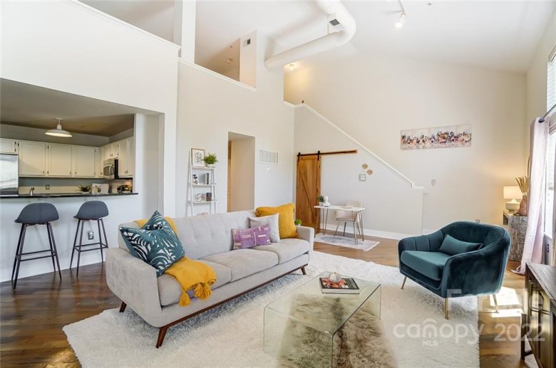 Property image 2 at 404 Laurel Avenue, Charlotte, NC 28204