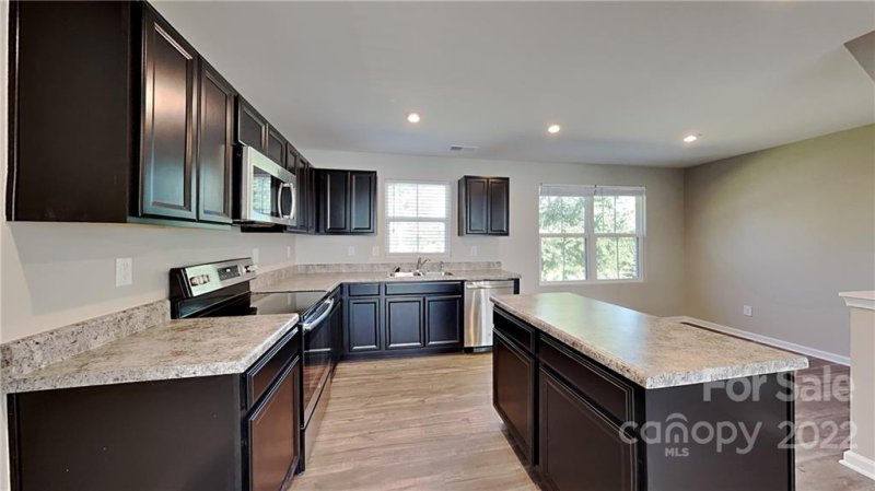 Property image 2 at 812 Renee Avenue, Fort Mill, SC 29715