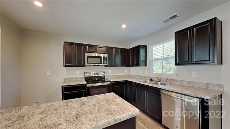 Property image 3 at 812 Renee Avenue, Fort Mill, SC 29715