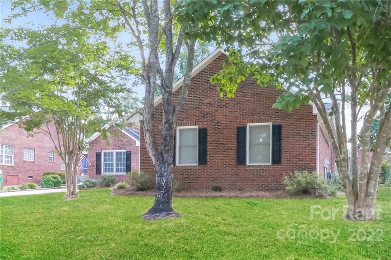 136 Ole Eastpointe Drive