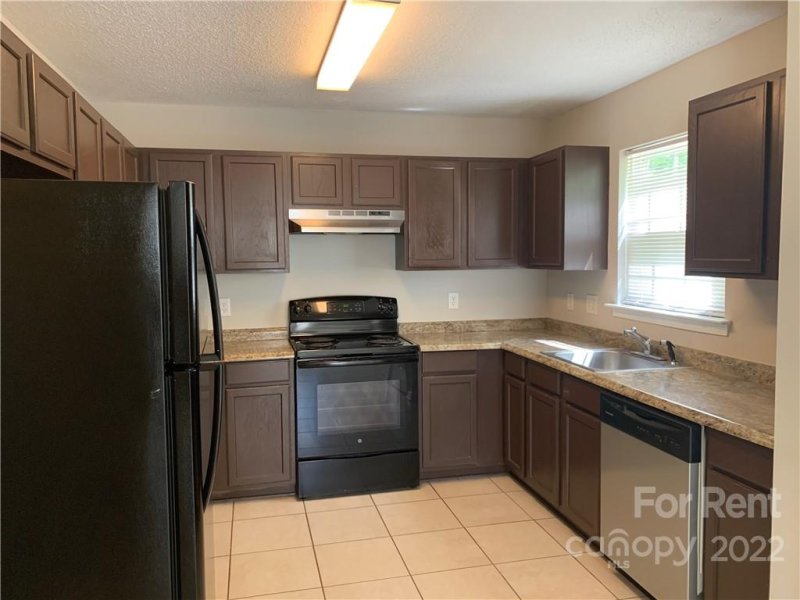 Property image 4 at 5906 Lawnmeadow Drive, Charlotte, NC 28216