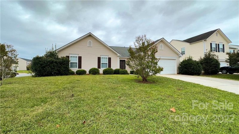 Property image 2 at 9832 Aventide Lane, Charlotte, NC 28215