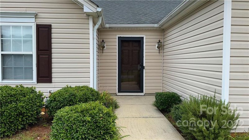 Property image 4 at 9832 Aventide Lane, Charlotte, NC 28215