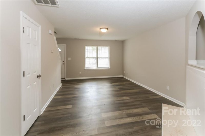 Property image 2 at 11117 Olde English Drive, Charlotte, NC 28216