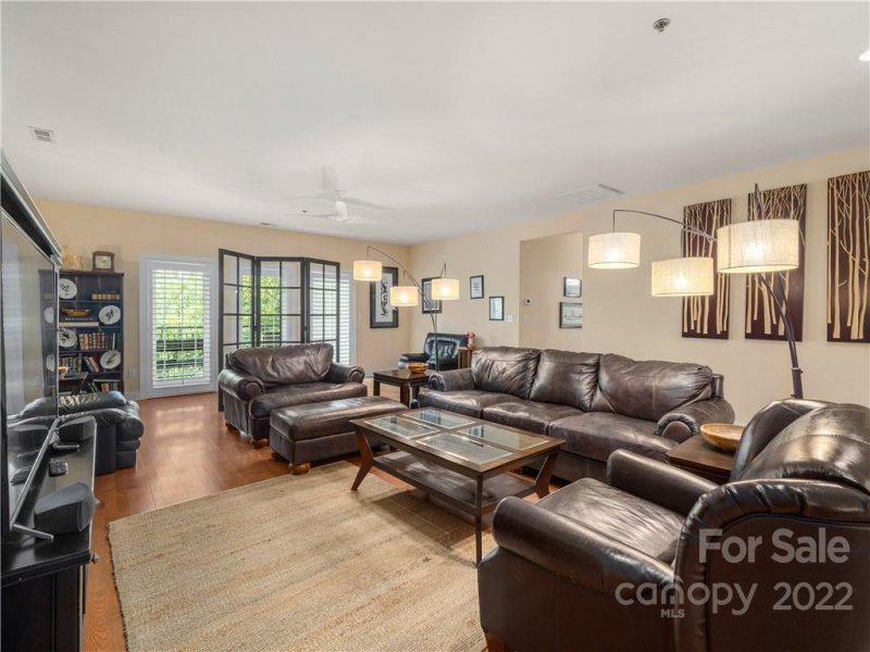 Property image 3 at 475 S Church Street, Hendersonville, NC 28792