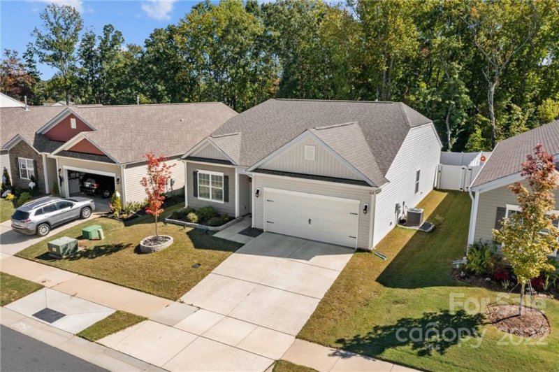 Property image 2 at 112 Southhampton Street, Mooresville, NC 28115