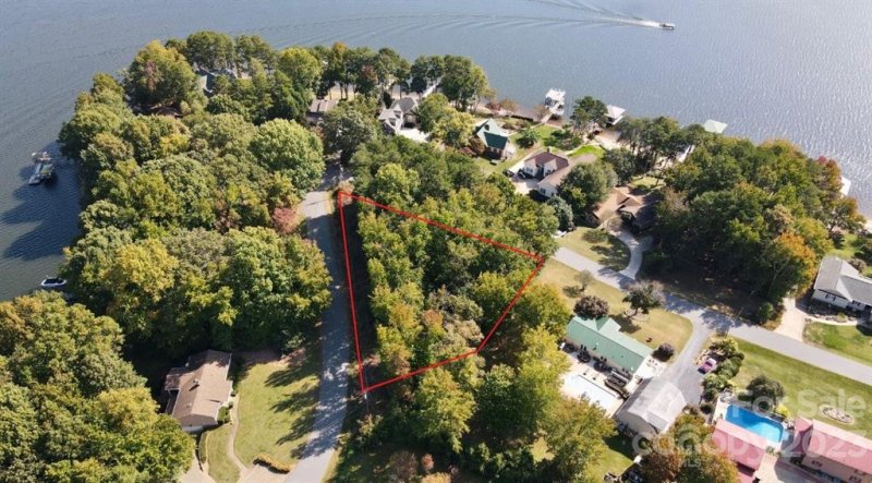 Property image 2 at 9627 Riviera Drive, Sherrills Ford, NC 28673