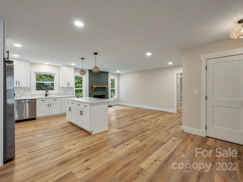 Property image 3 at 61 Knoll Ridge, Asheville, NC 28804