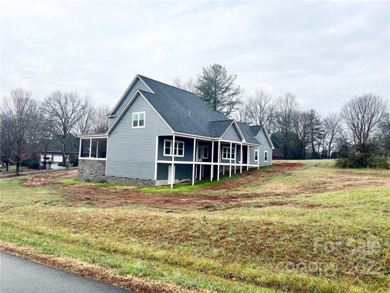 Property image 2 at 34 Colts Neck Lane, Taylorsville, NC 28681