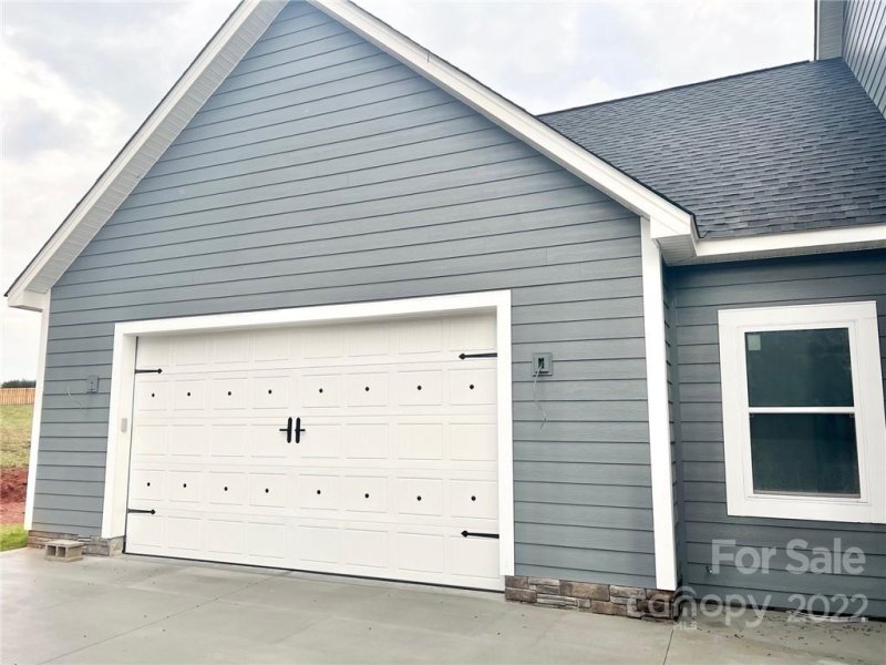 Property image 3 at 34 Colts Neck Lane, Taylorsville, NC 28681