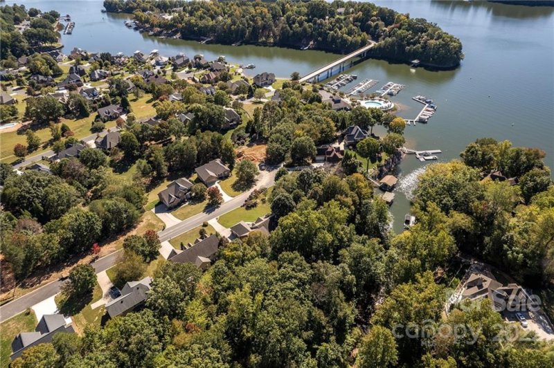 Property image 4 at 138 W Tattersall Drive, Statesville, NC 28677